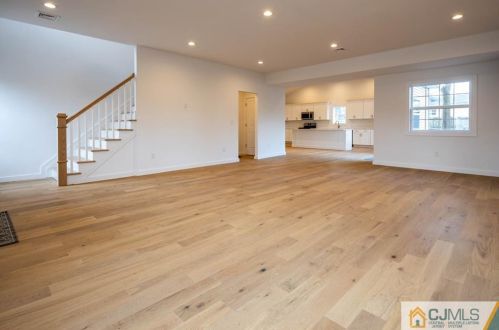 20 Kenmore Rd, Edison NJ 08817-4044 exterior