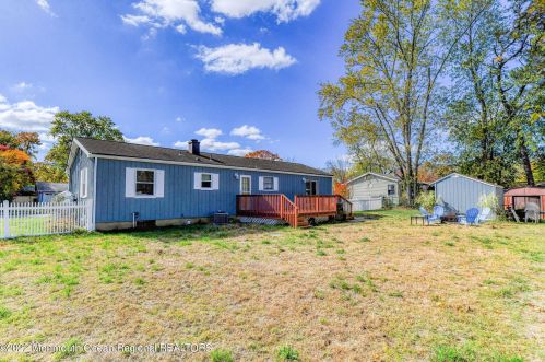 26 Laurelton Ave, Jackson Twp NJ  08527-2437 exterior