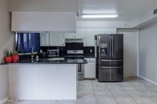 7208 41st Ave, Phoenix AZ  85051-8101 exterior