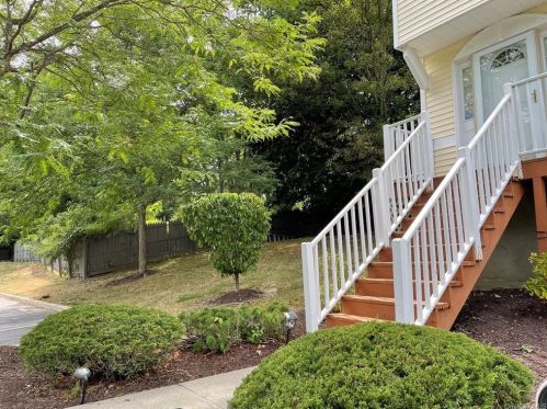 28 Lk Rdg Dr, Middletown NY 10940-2155 exterior