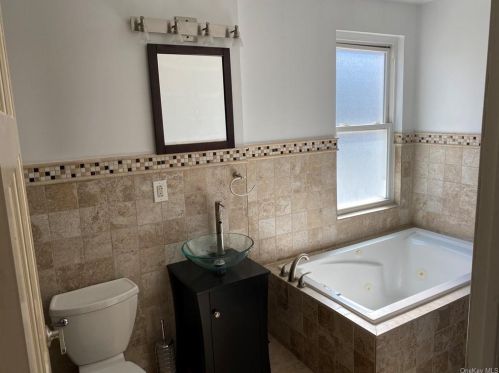 2401 Buck St, Bronx NY 10461-2901 exterior