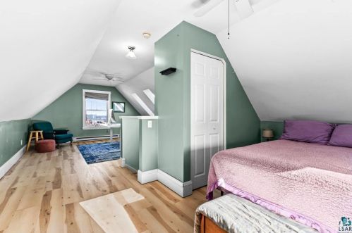 318 8th Ave, Duluth MN 55806-2206 exterior