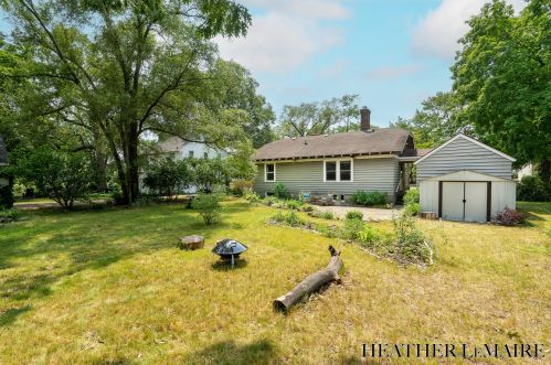 2146 Un Ave, Grand Rapids MI 49503-4413 exterior