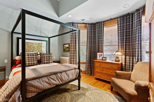 1309 Carmen Ave, Chicago IL 60640-2903 exterior