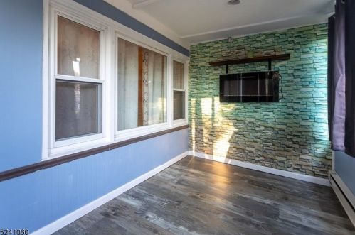 26 Hamilton St, Bloomingdale NJ 07403-1731 exterior