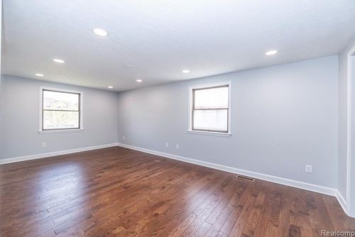 425 Rosemary St, Dearborn Heights MI  48127-3681 exterior