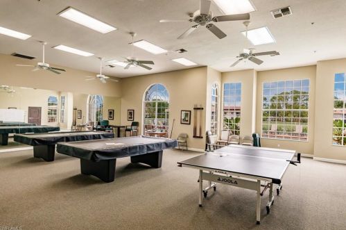 232 Glen Eagle Cir, Naples FL 34104-5715 exterior