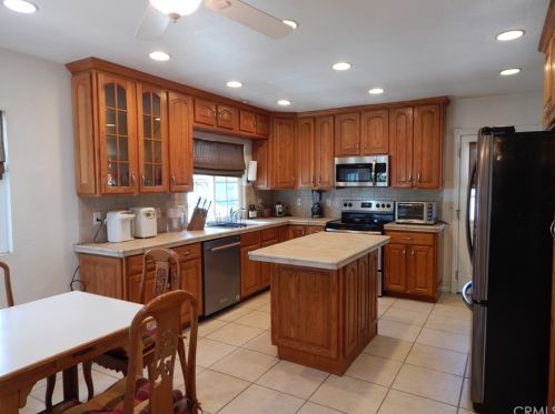 1118 Lee Ave, Fullerton CA 92833-4014 exterior