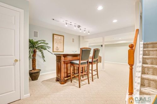 16 Sonia Ct, Edison NJ 08820-4443 exterior