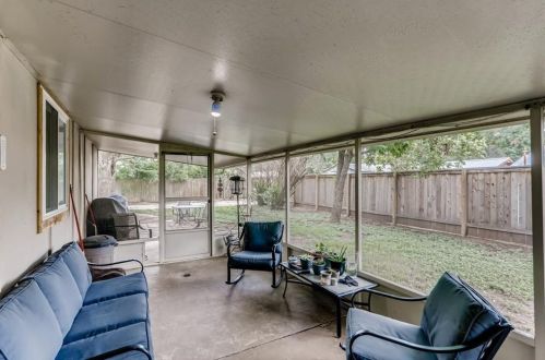 7717 Croftwood Dr, Austin TX 78749-3208 exterior