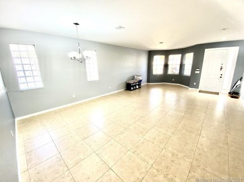 779 Bent Creek Dr, Fort Pierce, FL 34947-1323