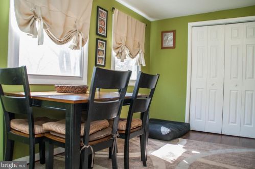 905 1st St, Rockville MD 20850-1444 exterior