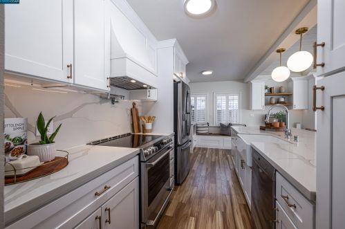 1962 Elinora Dr, Concord CA  94523-2828 exterior