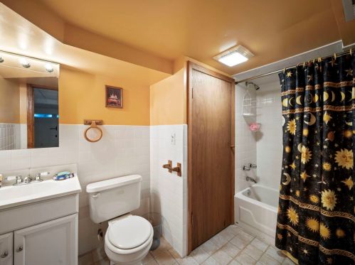 7619 Argyle St, Chicago IL 60640-3307 exterior