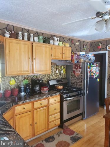 2232 5 St, Philadelphia PA 19106-3715 exterior