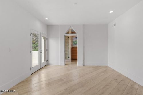 1825 Cinnabar Ave, Phoenix AZ  85020-1916 exterior