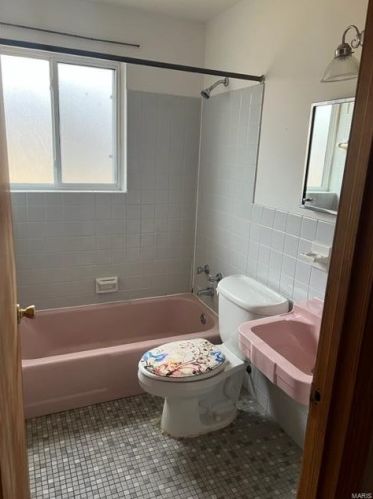 10288 Dacey Dr, Saint Louis MO 63136-3313 exterior