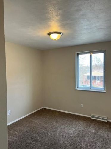 276 Hazel Rd, Pittsburgh PA 15235-3852 exterior