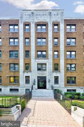 1750 Harvard St, Washington DC  20009-2968 exterior