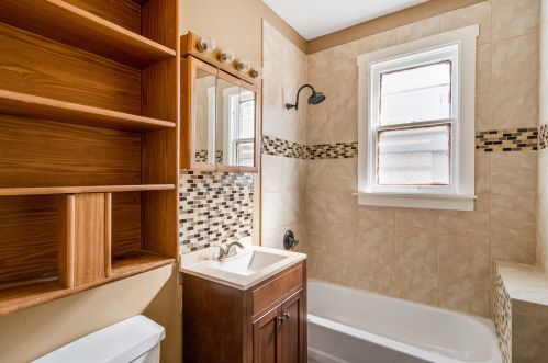 637 Monticello Ave, Chicago IL 60647-3624 exterior