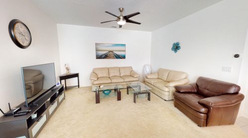 9472 Royal Poinciana Dr, Fort Pierce FL 34987-2513 exterior