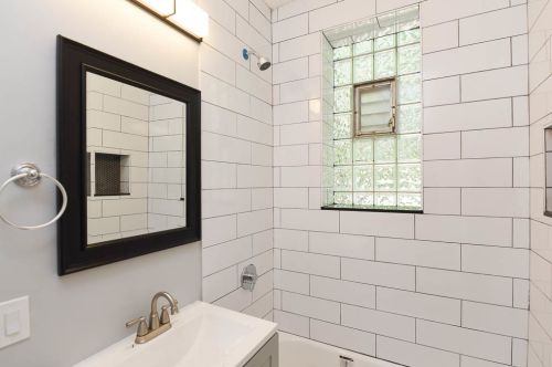 1922 Wilmot Ave, Chicago IL  60647-4430 exterior