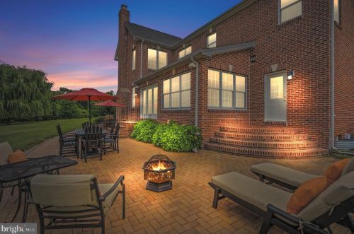 17675 Tobermory Pl, Leesburg VA 20175-7053 exterior