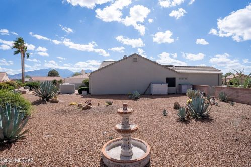 594 Mickelson Ln, Green Valley AZ 85614-5749 exterior