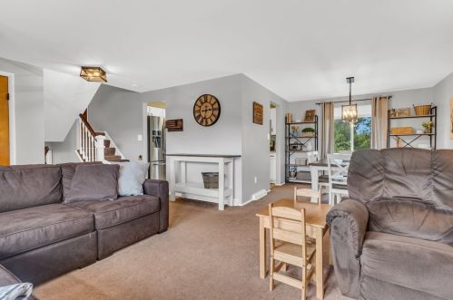 165 Conneaut Dr, Pittsburgh PA 15239-2630 exterior