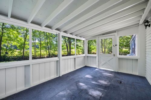 54 Brown Ave, Seabrook NH 03874-5605 exterior