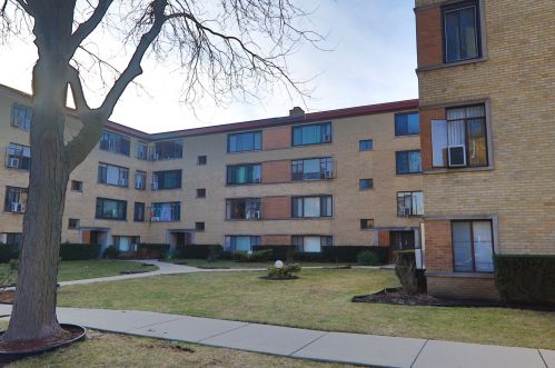 7552 Bell Ave, Chicago, IL 60645-1938