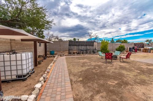 8532 Calle Bolivar, Tucson AZ  85715-5409 exterior
