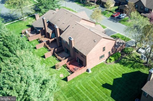 9 Cliveden Ct, Trenton NJ  08648-1446 exterior