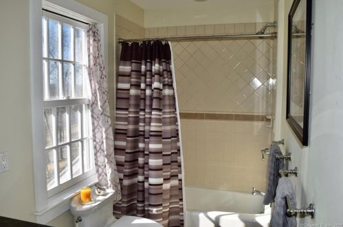 137 Flag Swamp Rd, Roxbury CT 06783-2118 exterior