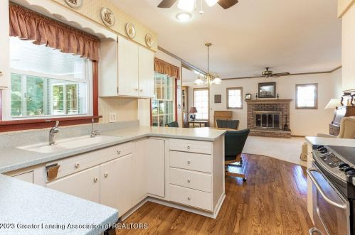 3914 Pr Ln, Dewitt MI exterior