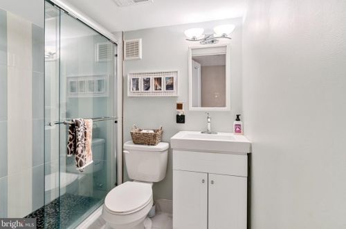 1924 Manton St, Philadelphia PA 19146-3811 exterior