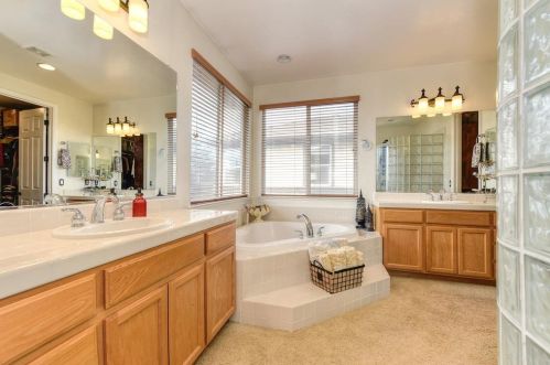 1009 Sandwick Way, Folsom CA 95630-6127 exterior