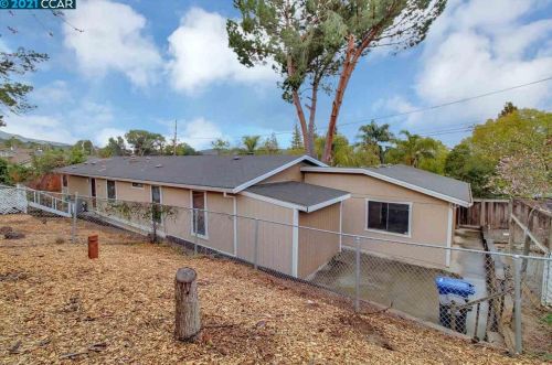 826 Navaronne Way, Concord CA 94518-2173 exterior