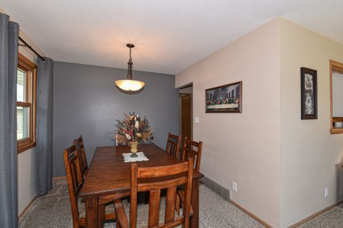 4460 15 St, Milwaukee WI 53221-2320 exterior