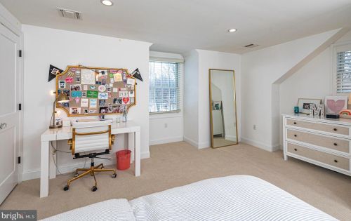 6 Alta Vista Dr, Princeton NJ 08540-7429 exterior