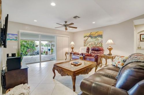 3160 31 Ave, Naples FL 34117-8455 exterior