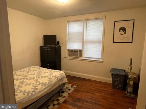 2940 Waldorf Ave, Camden NJ 08105-2821 exterior