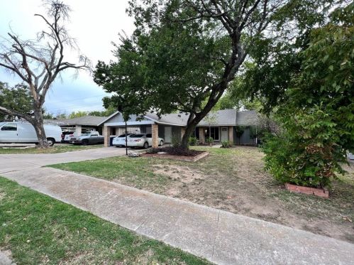 200 Clearday Dr, Austin, TX 78745-5610