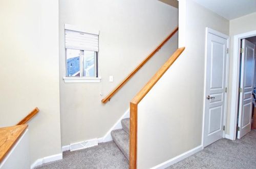 54 Bethany Dr, Pittsburgh PA  15215-1208 exterior