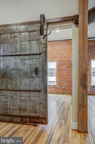 220 Prince St, Lancaster PA 17603-5878 exterior