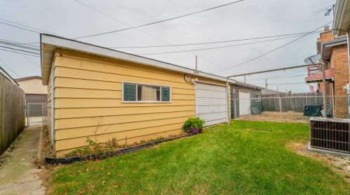 11534 Avenue, Chicago IL 60617 exterior