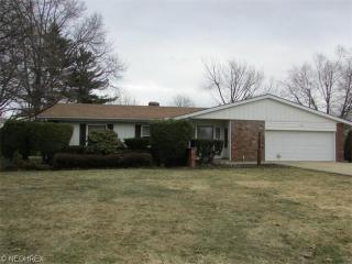 2425 Sittingbourne Ln, Cleveland OH  44122-1624 exterior