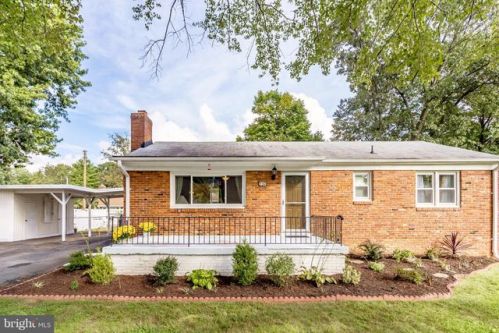 5825 Pratt St, Alexandria, VA 22310-1836