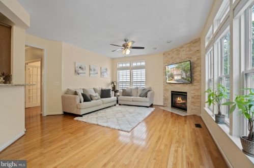 6802 Morning Brk Ter, Alexandria VA 22315-6117 exterior