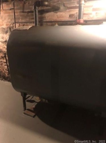 5 Southview St, Enfield CT 06082-4619 exterior